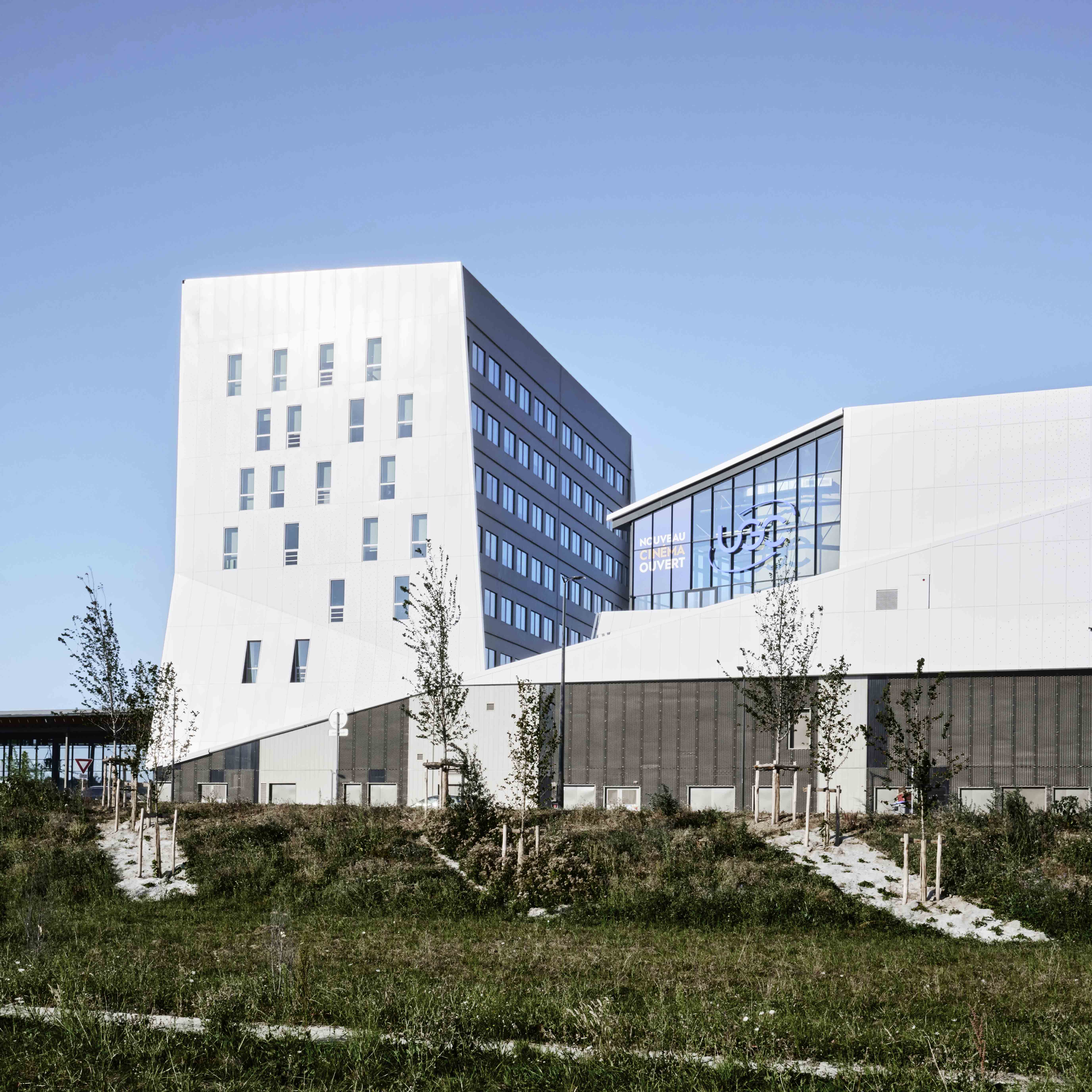 reportage architecture sur toulouse et en region occitanie, chercher un photographe, organiser son reportage photographique d'architecture